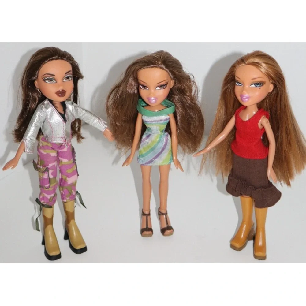 MGA Entertainment BRATZ 2001 Yasmin 3 Dolls Outfits Boots Sandals Lot Vintage